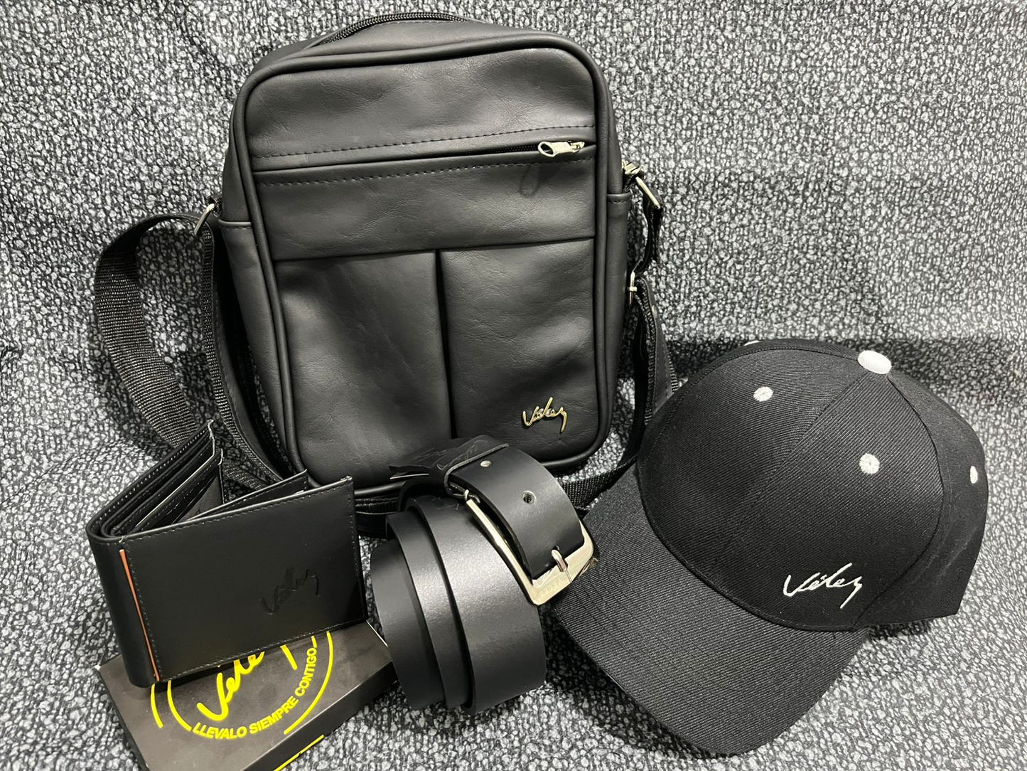 Kit Gorra Bolso Pliegue Correa Billetera